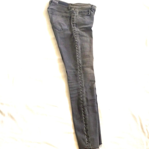 ZARA High-Rise Slim Fit Jeans - Edgy & Stylish! - Picture 6 of 16